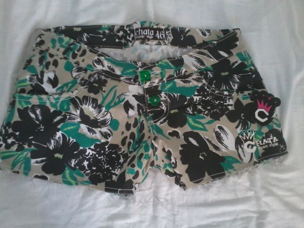 Short jeans flores